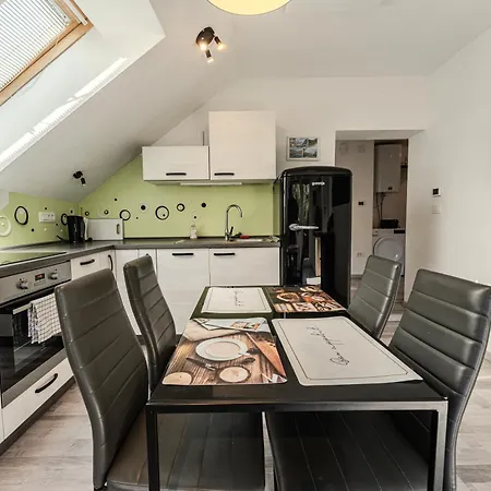 Idyllic Triglav Forest Retreat - Alps, Trails, Lakes, Falls Appartement *