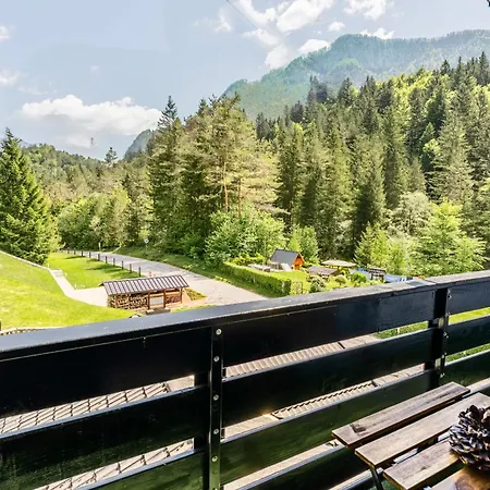 Idyllic Triglav Forest Retreat - Alps, Trails, Lakes, Falls Appartement