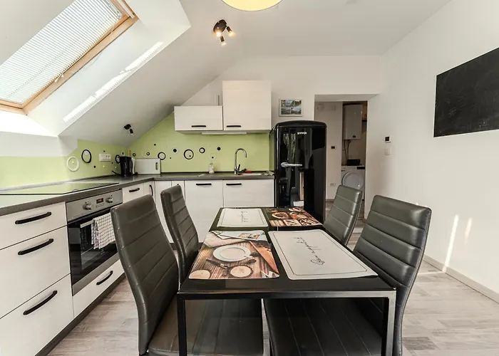 Idyllic Triglav Forest Retreat - Alps, Trails, Lakes, Falls Apartmán *